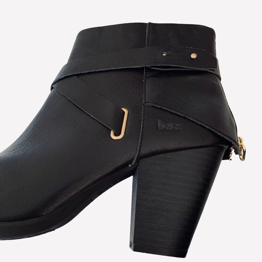 B.O.C BLACK LEATHER ANKLE BOOTS - Picture 14 of 15